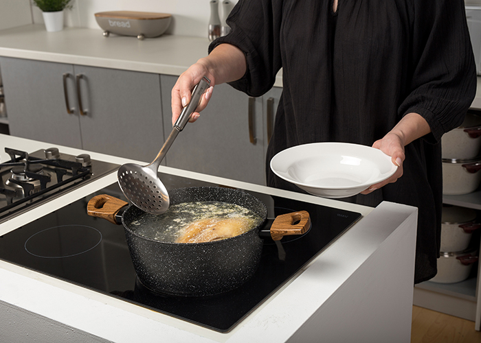 Ανοξείδωτη κουτάλα τρυπητή 10-163-005